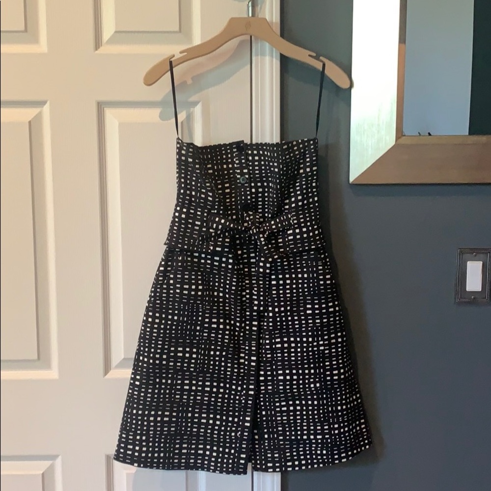 Theory strapless dress with pockets!
